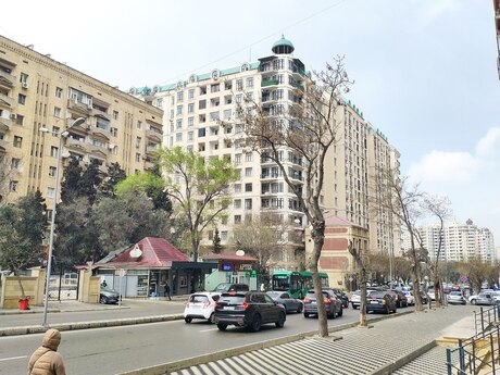 Satılır obyekt 200 m², 28 May m.