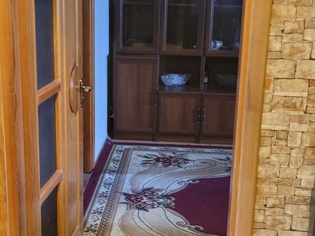 Satılır 3 otaqlı köhnə tikili 66 m², Bakıxanov q.