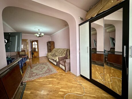 3 otaqlı köhnə tikili - Neftçilər m. - 70 m²