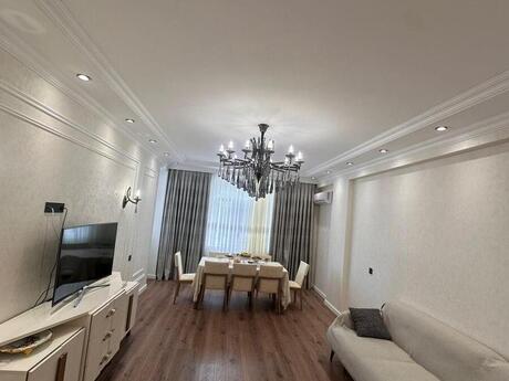 Объявление №6018293 - Баку, м. Халглар Достлугу, 3-комн., 135 м², 4/14 этаж