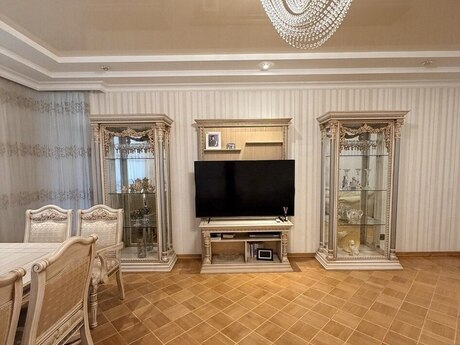 4 otaqlı yeni tikili - Elmlər Akademiyası m. - 147 m²