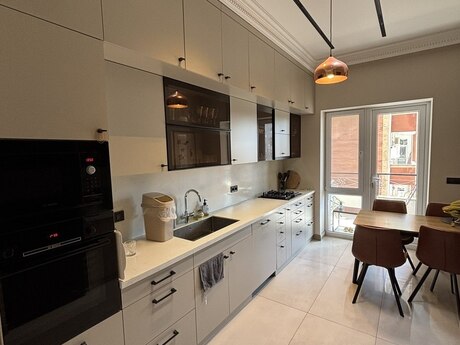 3 otaqlı yeni tikili - Kubinka q. - 127 m²
