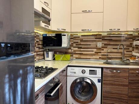 2 otaqlı köhnə tikili - 28 May m. - 60 m²