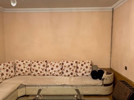 6 otaqlı həyət evi/bağ evi - Xocəsən m. - 260 m²