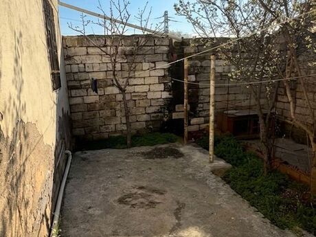 6 otaqlı həyət evi/bağ evi - Xocəsən m. - 260 m²