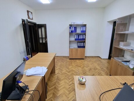 3 otaqlı ofis - Elmlər Akademiyası m. - 100 m²