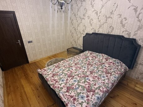 4 otaqlı köhnə tikili - Yeni Günəşli q. - 90 m²