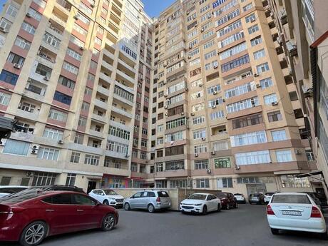 3 otaqlı yeni tikili - 8 Noyabr m. - 135 m²