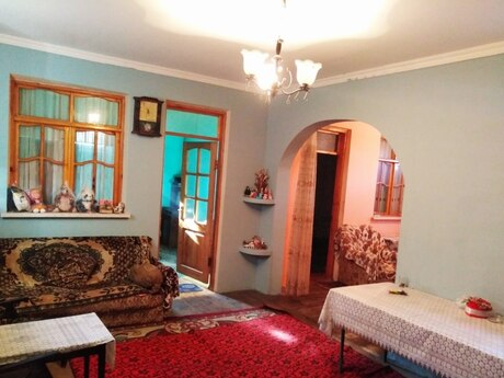 Объявление №6018947 - Баку, пос. Бакиханова, 3-комн., 138 м², 1/2 этаж