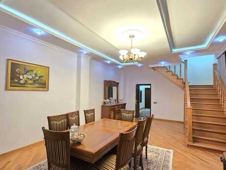 7 otaqlı həyət evi/bağ evi - Suraxanı r. - 235 m²
