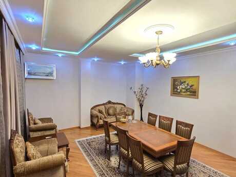 7 otaqlı həyət evi/bağ evi - Suraxanı r. - 235 m²