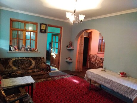 3 otaqlı köhnə tikili - Bakıxanov q. - 138 m²