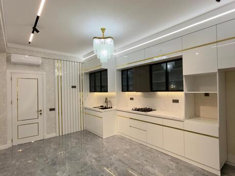 4 otaqlı yeni tikili - Şah İsmayıl Xətai m. - 172 m²