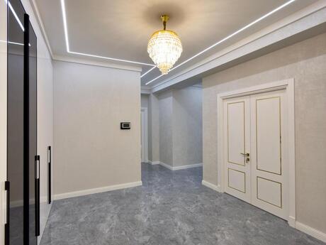 4 otaqlı yeni tikili - Şah İsmayıl Xətai m. - 172 m²