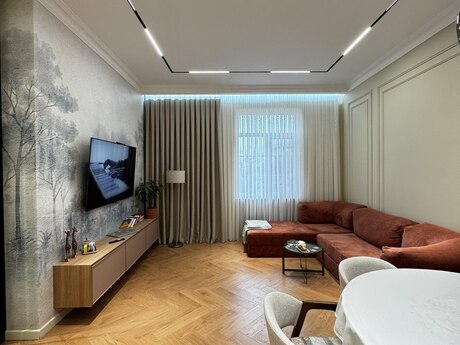 3 otaqlı köhnə tikili - Elmlər Akademiyası m. - 80 m²