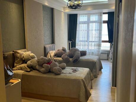 5 otaqlı yeni tikili - Elmlər Akademiyası m. - 165 m²