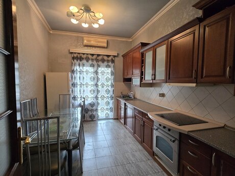 3 otaqlı yeni tikili - Elmlər Akademiyası m. - 125 m²