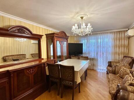3-комн. вторичка - м. Иншаатчылар - 70 м²