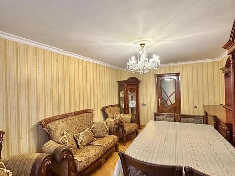 3-комн. вторичка - м. Иншаатчылар - 70 м²