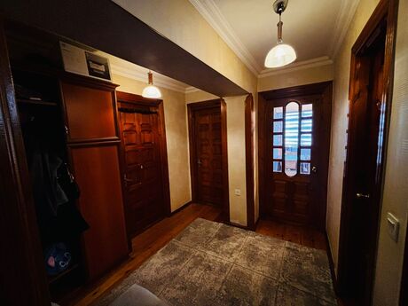 3 otaqlı köhnə tikili - İnşaatçılar m. - 65 m²
