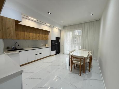 3 otaqlı yeni tikili - Ağ şəhər q. - 130 m²