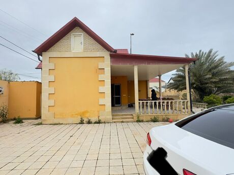 4 otaqlı həyət evi/bağ evi - Mərdəkan q. - 140 m²