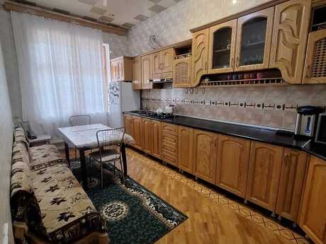 6 otaqlı həyət evi/bağ evi - Nəriman Nərimanov m. - 190 m²