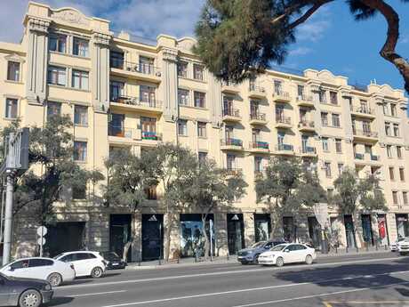 Elan №6019347 - Bakı, Sahil m., 3 otaqlı, 150 m², 5/6 mərtəbə