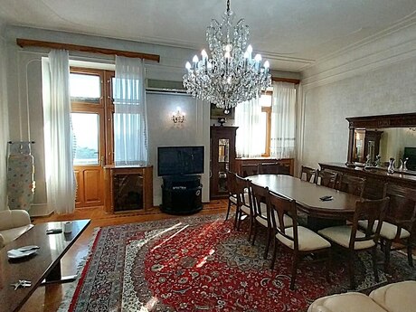 3 otaqlı köhnə tikili - Sahil m. - 150 m²