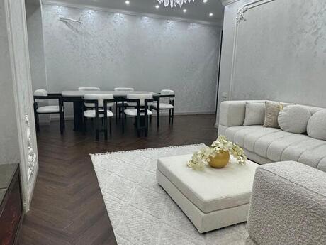 3-комн. новостройка - Насиминский  р. - 151 м²