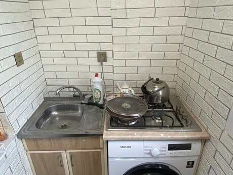 2 otaqlı köhnə tikili - Qara Qarayev m. - 35 m²