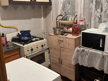 2 otaqlı köhnə tikili - Neftçilər m. - 50 m²