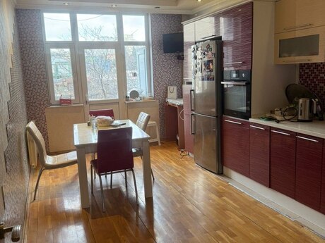 Elan №6019895 - Bakı, Şah İsmayıl Xətai m., 3 otaqlı, 125 m², 4/16 mərtəbə