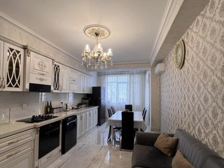 4 otaqlı yeni tikili - Nərimanov r. - 215 m²