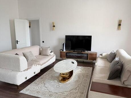 2 otaqlı yeni tikili - Ağ şəhər q. - 80 m²
