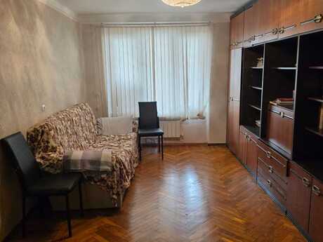 3 otaqlı köhnə tikili - İnşaatçılar m. - 80 m²