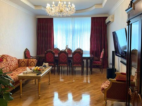 3 otaqlı mənzil, 105 m², 28 May: 420 000 ₼ 2