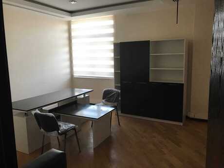 7 otaqlı ofis - 28 May m. - 251 m²