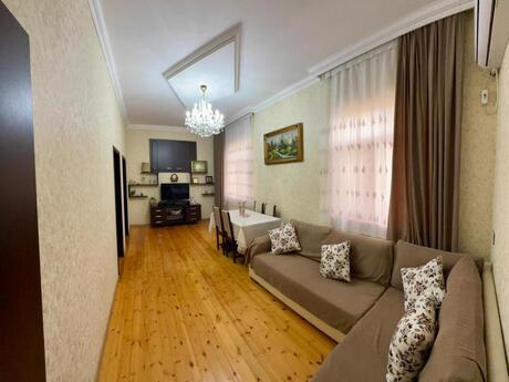 4 otaqlı həyət evi/bağ evi - Yeni Corat q. - 160 m²