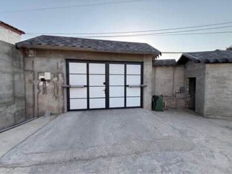 5 otaqlı həyət evi/bağ evi - Novxanı q. - 200 m²