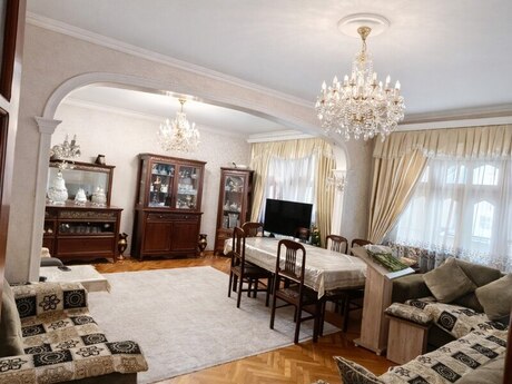 5 otaqlı köhnə tikili - Azadlıq Prospekti m. - 120 m²