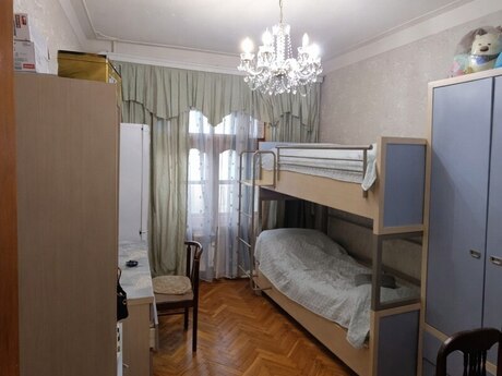 5 otaqlı köhnə tikili - Azadlıq Prospekti m. - 120 m²