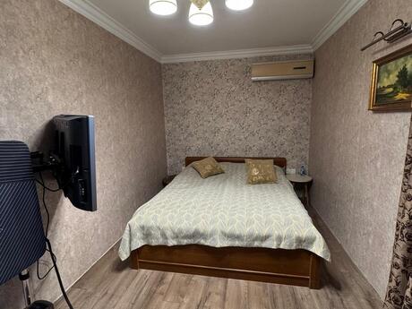 4 otaqlı köhnə tikili - İnşaatçılar m. - 90 m²