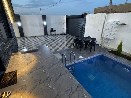 5 otaqlı həyət evi/bağ evi - Novxanı q. - 300 m²
