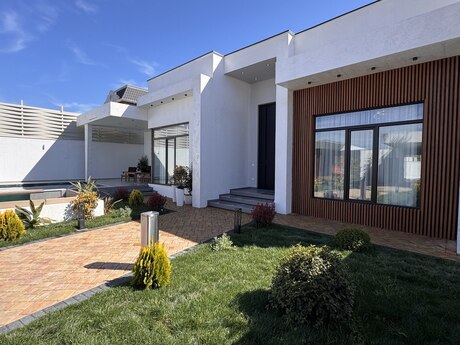 5 otaqlı həyət evi/bağ evi - Mərdəkan q. - 220 m²