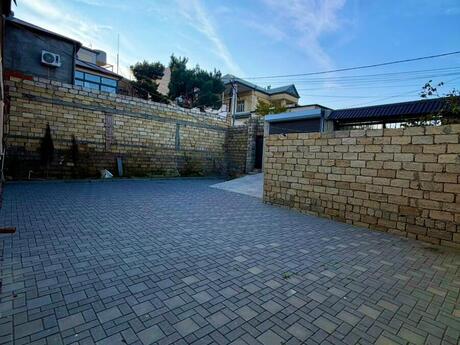 5 otaqlı həyət evi/bağ evi - Bakıxanov q. - 300 m²