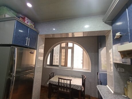 5 otaqlı köhnə tikili - Azadlıq Prospekti m. - 120 m²