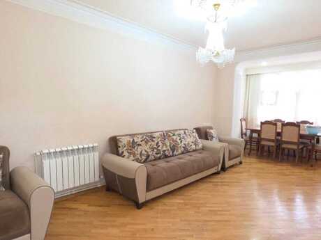 3 otaqlı köhnə tikili - Bakıxanov q. - 80 m²