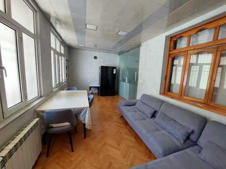 4 otaqlı köhnə tikili - Bakıxanov q. - 105 m²