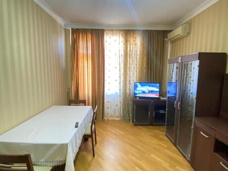 1 otaqlı yeni tikili - İnşaatçılar m. - 52 m²